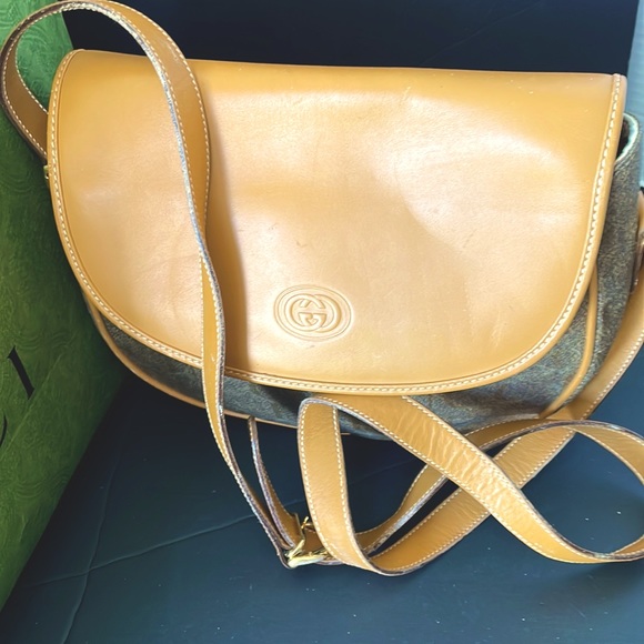 Gucci Vintage Tan dGG Logo MONOGRAM Canvas Leather Crossbody Bag. - Picture 7 of 16